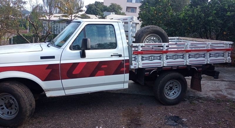 Ford F-1000 3.9 SUPER SÉRIE 4X2 CS 8V TURBO DIESEL 2P MANUAL 1995/1995 CAMINHÕES & CAMIONETAS PASSO FUNDO / Carros no Vale