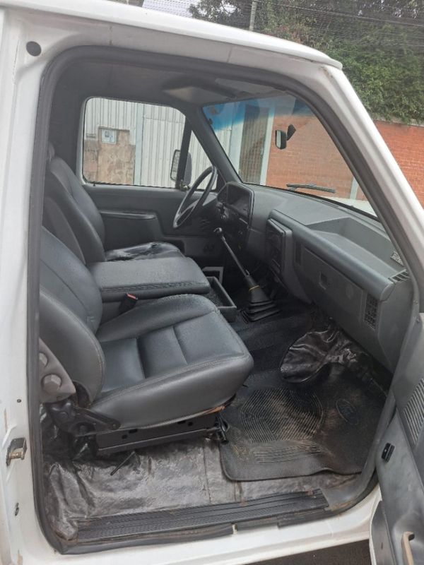 Ford F-1000 3.9 WALK CD 8V DIESEL 2P MANUAL 1995/1995 CAMINHÕES & CAMIONETAS PASSO FUNDO / Carros no Vale