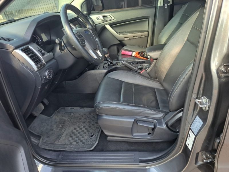 Ford RANGER 3.2 XLT 4X4 CD 20V DIESEL 4P AUTOMÁTICO 2019/2020 CAMINHÕES & CAMIONETAS PASSO FUNDO / Carros no Vale