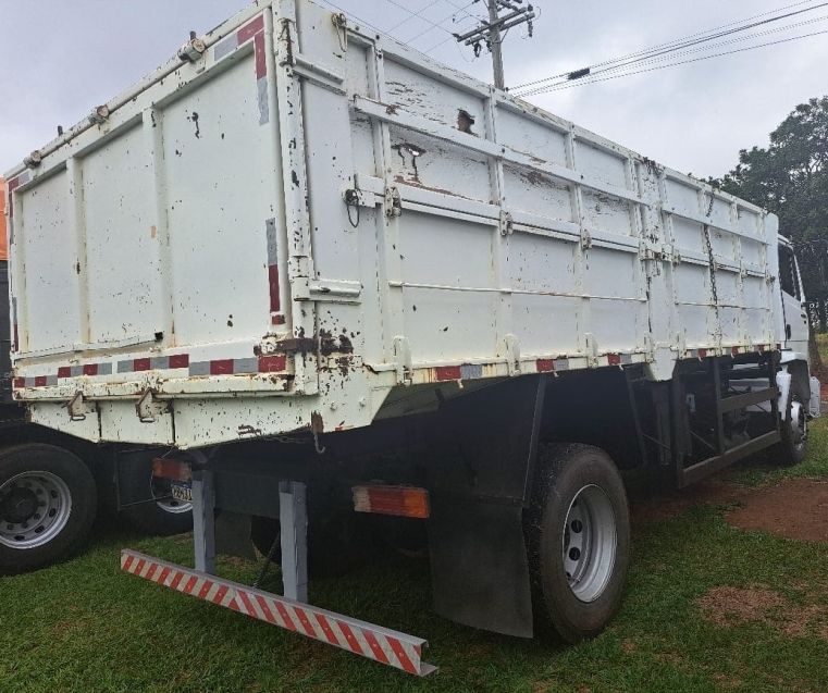 Mercedes-Benz 1215 C Caçamba 1999/1999 CAMINHÕES & CAMIONETAS PASSO FUNDO / Carros no Vale