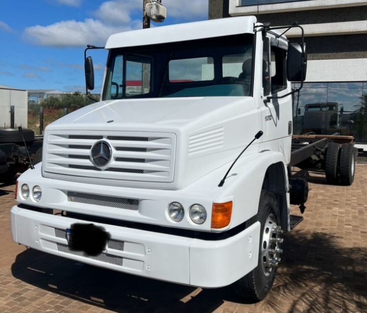 Mercedes-Benz 1418 2p Chassi 2001/2001 CAMINHÕES & CAMIONETAS PASSO FUNDO / Carros no Vale
