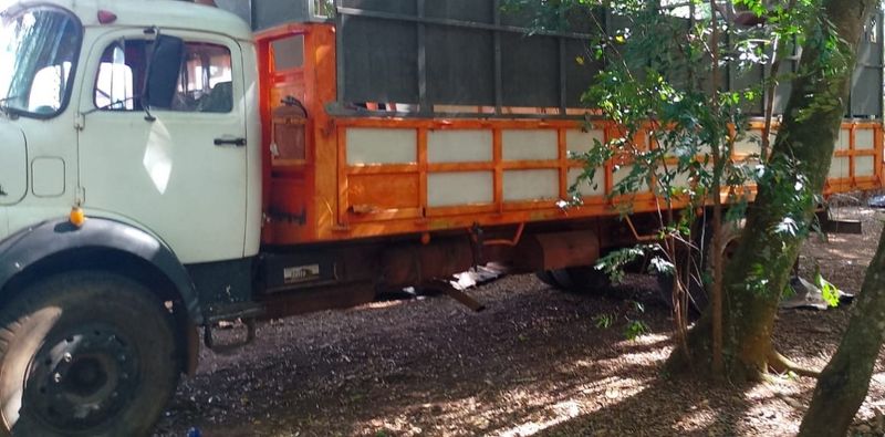 Mercedes-Benz 1513 L-1513 4×2 Boiadeiro 1974/1974 CAMINHÕES & CAMIONETAS PASSO FUNDO / Carros no Vale