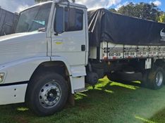 Mercedes-Benz 1620 L-1620 3-Eixos 2p Graneleira 2004/2004 CAMINHÕES & CAMIONETAS PASSO FUNDO / Carros no Vale