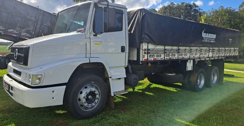 Mercedes-Benz 1620 L-1620 3-Eixos 2p Graneleira 2004/2004 CAMINHÕES & CAMIONETAS PASSO FUNDO / Carros no Vale