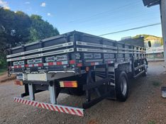 Mercedes-Benz 1718 MB 1718 Graneleiro 2011/2012 CAMINHÕES & CAMIONETAS PASSO FUNDO / Carros no Vale