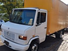 Mercedes-Benz 710 / 710 Plus Baú 2003/2003 CAMINHÕES & CAMIONETAS PASSO FUNDO / Carros no Vale