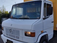 Mercedes-Benz 710 / 710 Plus Baú 2003/2003 CAMINHÕES & CAMIONETAS PASSO FUNDO / Carros no Vale