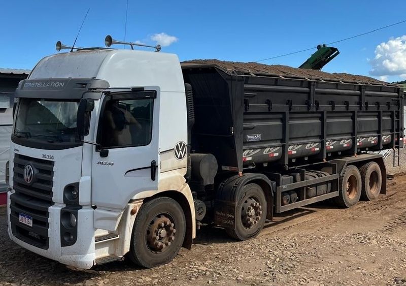Volkswagen 30-330 Constellation 8×2 Caçamba 2022/2023 CAMINHÕES & CAMIONETAS PASSO FUNDO / Carros no Vale