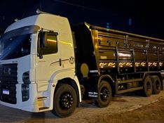 Volkswagen 30-330 Constellation 8×2 Caçamba 2022/2023 CAMINHÕES & CAMIONETAS PASSO FUNDO / Carros no Vale