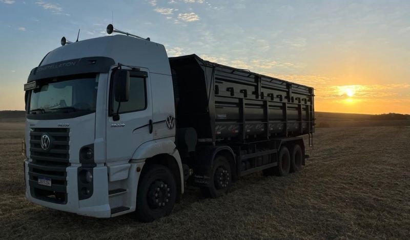 Volkswagen 30-330 Constellation 8×2 Caçamba 2022/2023 CAMINHÕES & CAMIONETAS PASSO FUNDO / Carros no Vale