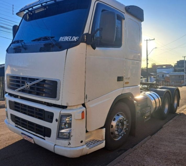 Volvo FH 440 6×4 2p 2009/2009 CAMINHÕES & CAMIONETAS PASSO FUNDO / Carros no Vale