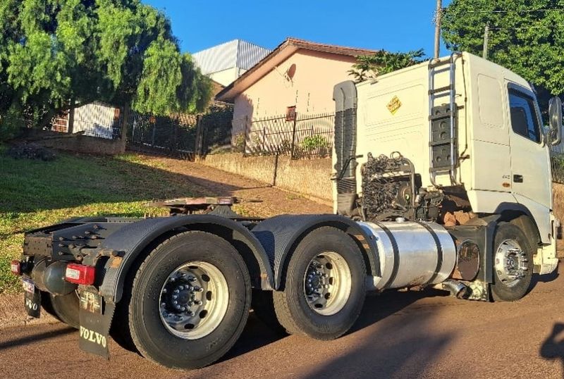 Volvo FH 440 6×4 2p 2009/2009 CAMINHÕES & CAMIONETAS PASSO FUNDO / Carros no Vale