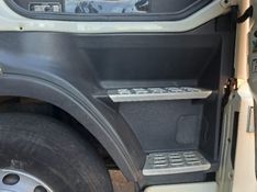 Volvo FH 440 6×4 2p 2009/2009 CAMINHÕES & CAMIONETAS PASSO FUNDO / Carros no Vale