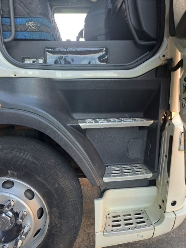 Volvo FH 440 6×4 2p 2009/2009 CAMINHÕES & CAMIONETAS PASSO FUNDO / Carros no Vale