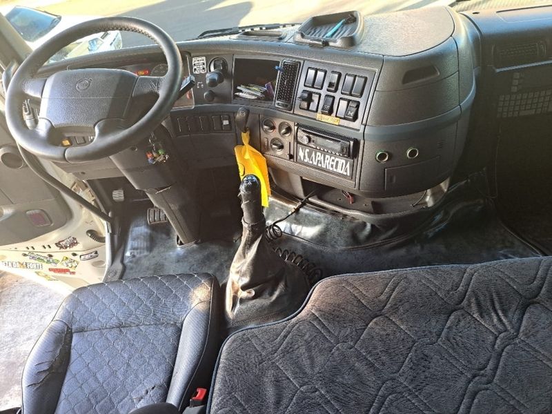 Volvo FH 440 6×4 2p 2009/2009 CAMINHÕES & CAMIONETAS PASSO FUNDO / Carros no Vale