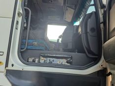 Volvo FH 440 6×4 2p 2009/2009 CAMINHÕES & CAMIONETAS PASSO FUNDO / Carros no Vale