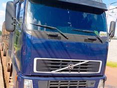 Volvo FH12 380 FH-12 380 6×2 2p (diesel) 2004/2004 CAMINHÕES & CAMIONETAS PASSO FUNDO / Carros no Vale