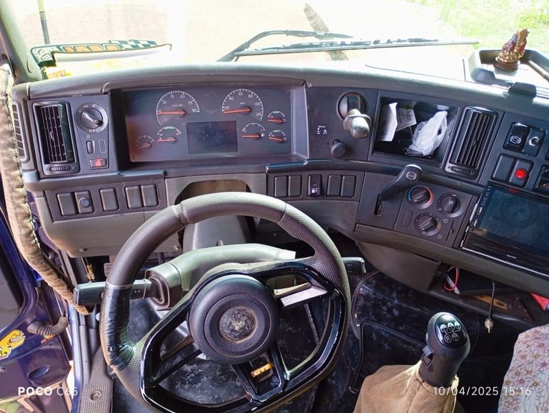 Volvo FH12 380 FH-12 380 6×2 2p (diesel) 2004/2004 CAMINHÕES & CAMIONETAS PASSO FUNDO / Carros no Vale