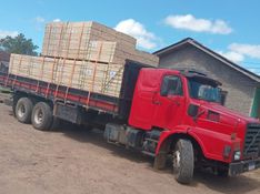 Volvo N10 280 N-10 280 XH 6×2 2p (diesel) 1986/1986 CAMINHÕES & CAMIONETAS PASSO FUNDO / Carros no Vale
