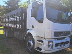 Volvo VM 270 6×2 2p (E5) Chassi 2013/2013 CAMINHÕES & CAMIONETAS PASSO FUNDO / Carros no Vale