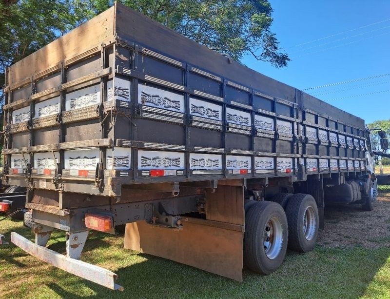 Volvo VM 270 6×2 2p (E5) Chassi 2013/2013 CAMINHÕES & CAMIONETAS PASSO FUNDO / Carros no Vale