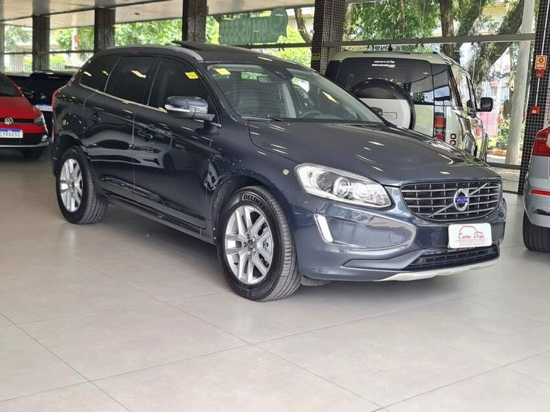 Volvo XC60 2.0 T5 MOMENTUM GASOLINA 4P AUTOMÁTICO 2016/2017 CARRO DEZ NOVO HAMBURGO / Carros no Vale