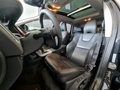 Volvo XC60 2.0 T5 MOMENTUM GASOLINA 4P AUTOMÁTICO 2016/2017 CARRO DEZ NOVO HAMBURGO / Carros no Vale