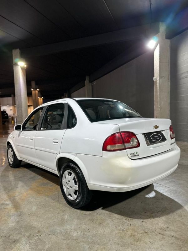 Chevrolet CLASSIC 1.0 MPFI LS 8V FLEX 4P MANUAL 2013/2014 CARRO AUTOMARCAS CAXIAS DO SUL / Carros no Vale
