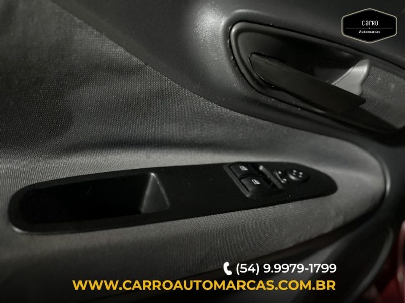 Fiat PUNTO 1.4 ATTRACTIVE 8V FLEX 4P MANUAL 2013/2014 CARRO AUTOMARCAS CAXIAS DO SUL / Carros no Vale