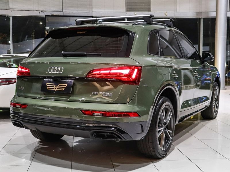 Audi Q5 2.0 55 TFSIE PHEV PERFORMANCE BLACK QUATTRO S TRONIC 2023/2024 VIA BELLA VEÍCULOS ESPECIAIS CAXIAS DO SUL / Carros no Vale