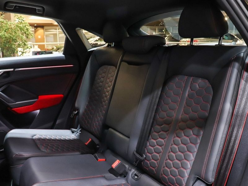 Audi RS Q3 2.5 TFSI SPORTBACK QUATTRO GASOLINA S-TRONIC 2021/2022 VIA BELLA VEÍCULOS ESPECIAIS CAXIAS DO SUL / Carros no Vale