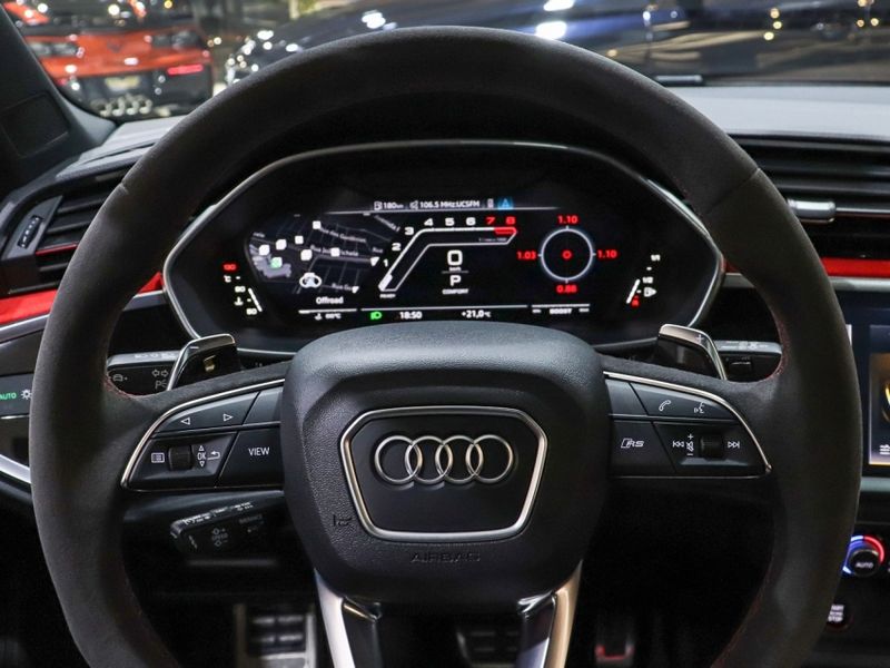 Audi RS Q3 2.5 TFSI SPORTBACK QUATTRO GASOLINA S-TRONIC 2021/2022 VIA BELLA VEÍCULOS ESPECIAIS CAXIAS DO SUL / Carros no Vale