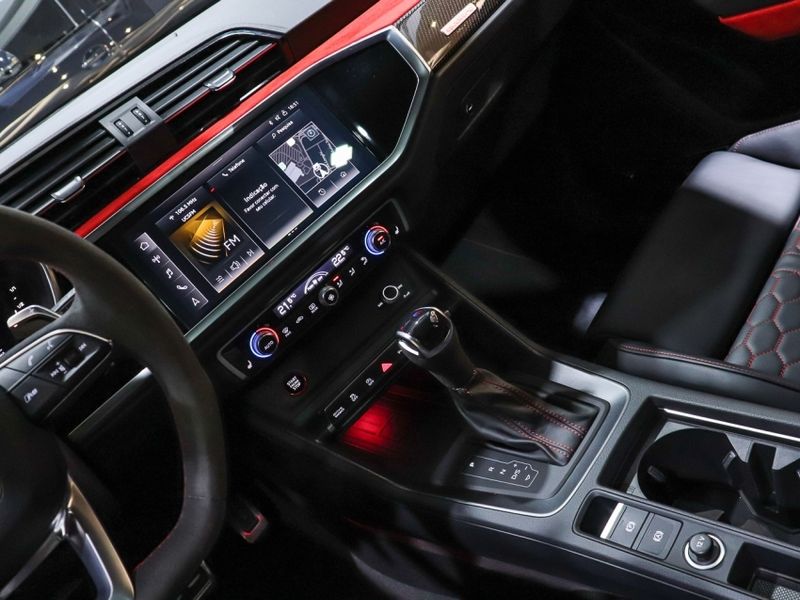 Audi RS Q3 2.5 TFSI SPORTBACK QUATTRO GASOLINA S-TRONIC 2021/2022 VIA BELLA VEÍCULOS ESPECIAIS CAXIAS DO SUL / Carros no Vale