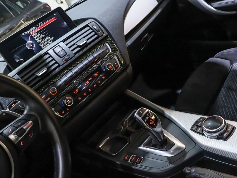 BMW 125i 2.0 M SPORT 16V FLEX 4P AUTOMÁTICO 2014/2015 VIA BELLA VEÍCULOS ESPECIAIS CAXIAS DO SUL / Carros no Vale