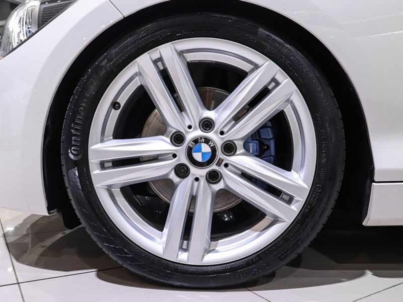 BMW 125i 2.0 M SPORT 16V FLEX 4P AUTOMÁTICO 2014/2015 VIA BELLA VEÍCULOS ESPECIAIS CAXIAS DO SUL / Carros no Vale