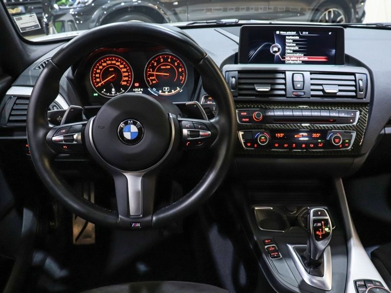 BMW 125i 2.0 M SPORT 16V FLEX 4P AUTOMÁTICO 2014/2015 VIA BELLA VEÍCULOS ESPECIAIS CAXIAS DO SUL / Carros no Vale
