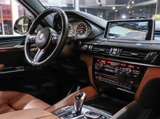 BMW X6 4.4 M 4X4 COUPÉ V8 32V BI-TURBO GASOLINA 4P AUTOMÁTICO 2016/2017 VIA BELLA VEÍCULOS ESPECIAIS CAXIAS DO SUL / Carros no Vale