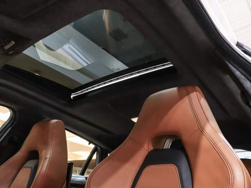 BMW X6 4.4 M 4X4 COUPÉ V8 32V BI-TURBO GASOLINA 4P AUTOMÁTICO 2016/2017 VIA BELLA VEÍCULOS ESPECIAIS CAXIAS DO SUL / Carros no Vale