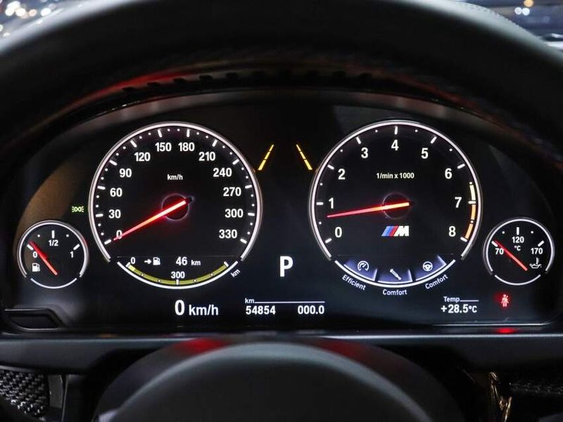 BMW X6 4.4 M 4X4 COUPÉ V8 32V BI-TURBO GASOLINA 4P AUTOMÁTICO 2016/2017 VIA BELLA VEÍCULOS ESPECIAIS CAXIAS DO SUL / Carros no Vale