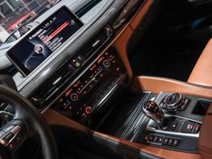 BMW X6 4.4 M 4X4 COUPÉ V8 32V BI-TURBO GASOLINA 4P AUTOMÁTICO 2016/2017 VIA BELLA VEÍCULOS ESPECIAIS CAXIAS DO SUL / Carros no Vale