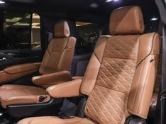 Cadillac ESCALADE 6.2 V8 GASOLINA ESV PREMIUM LUXURY 4WD AUTOMÁTICO 2021/2022 VIA BELLA VEÍCULOS ESPECIAIS CAXIAS DO SUL / Carros no Vale