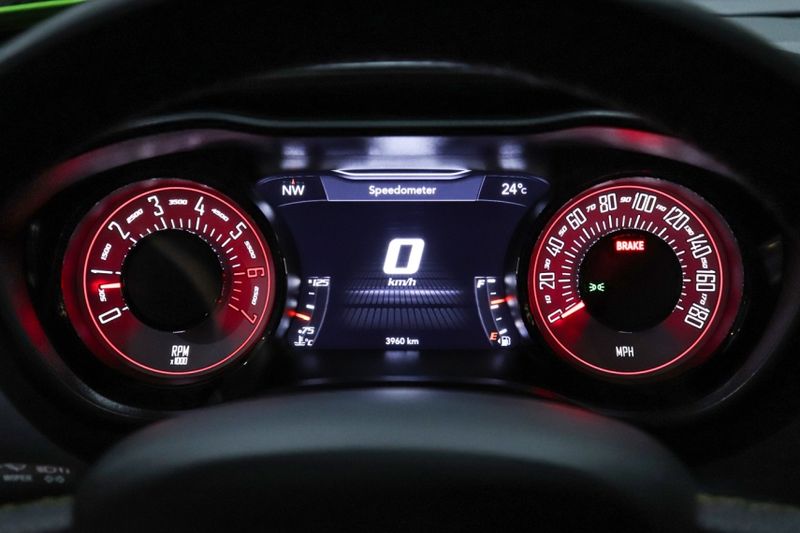 Dodge CHALLENGER 6.4 V8 HEMI GASOLINA R/T SCAT PACK WIDEBODY TORQUEFLITE 2023/2023 VIA BELLA VEÍCULOS ESPECIAIS CAXIAS DO SUL / Carros no Vale