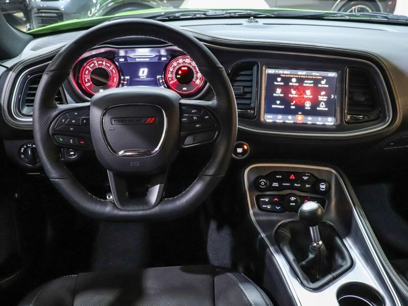 Dodge CHALLENGER 6.4 V8 HEMI GASOLINA R/T SCAT PACK WIDEBODY TORQUEFLITE 2023/2023 VIA BELLA VEÍCULOS ESPECIAIS CAXIAS DO SUL / Carros no Vale