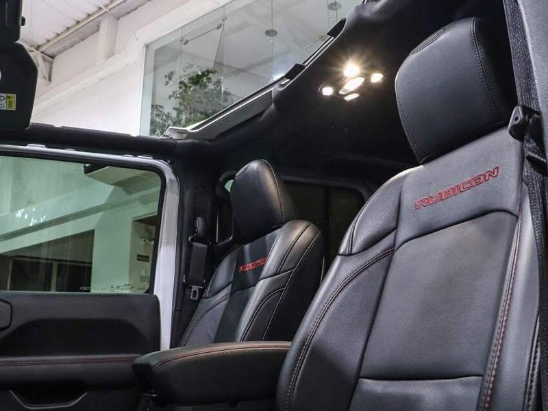 JEEP GLADIATOR 3.6 V6 GASOLINA RUBICON 4P 4X4 AT8 2022/2022 VIA BELLA VEÍCULOS ESPECIAIS CAXIAS DO SUL / Carros no Vale