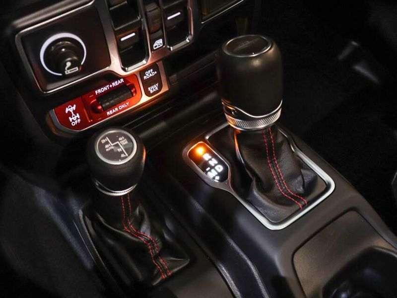 JEEP GLADIATOR 3.6 V6 GASOLINA RUBICON 4P 4X4 AT8 2022/2022 VIA BELLA VEÍCULOS ESPECIAIS CAXIAS DO SUL / Carros no Vale
