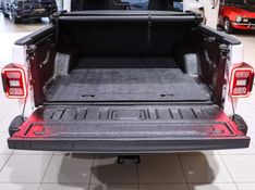 JEEP GLADIATOR 3.6 V6 GASOLINA RUBICON 4P 4X4 AT8 2022/2022 VIA BELLA VEÍCULOS ESPECIAIS CAXIAS DO SUL / Carros no Vale