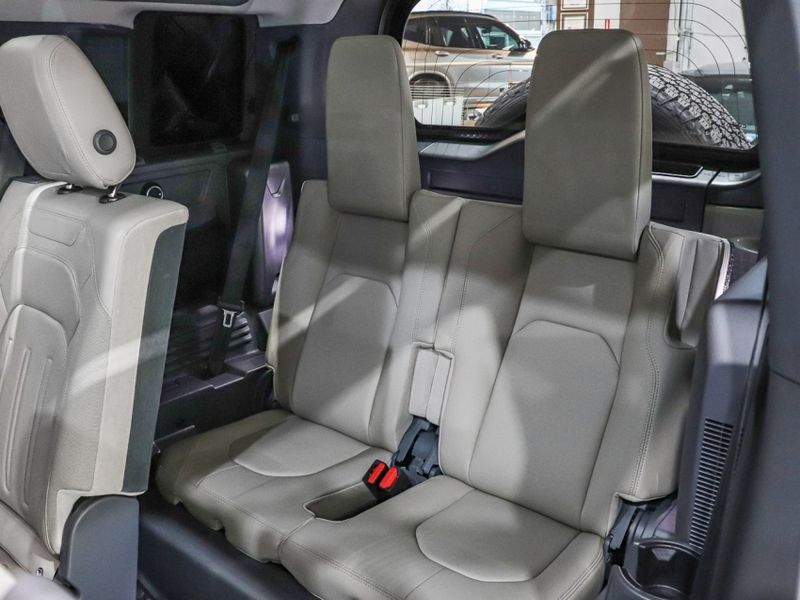 Land Rover DEFENDER 2.0 P300 GASOLINA 110 SE AWD AUTOMÁTICO 2020/2021 VIA BELLA VEÍCULOS ESPECIAIS CAXIAS DO SUL / Carros no Vale