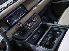 Land Rover DEFENDER 2.0 P300 GASOLINA 110 SE AWD AUTOMÁTICO 2020/2021 VIA BELLA VEÍCULOS ESPECIAIS CAXIAS DO SUL / Carros no Vale