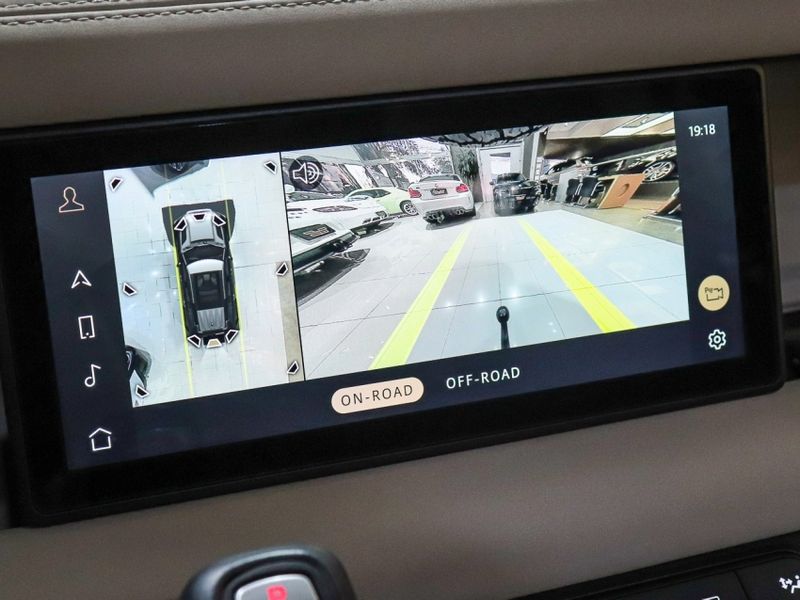 Land Rover DEFENDER 2.0 P300 GASOLINA 110 SE AWD AUTOMÁTICO 2020/2021 VIA BELLA VEÍCULOS ESPECIAIS CAXIAS DO SUL / Carros no Vale