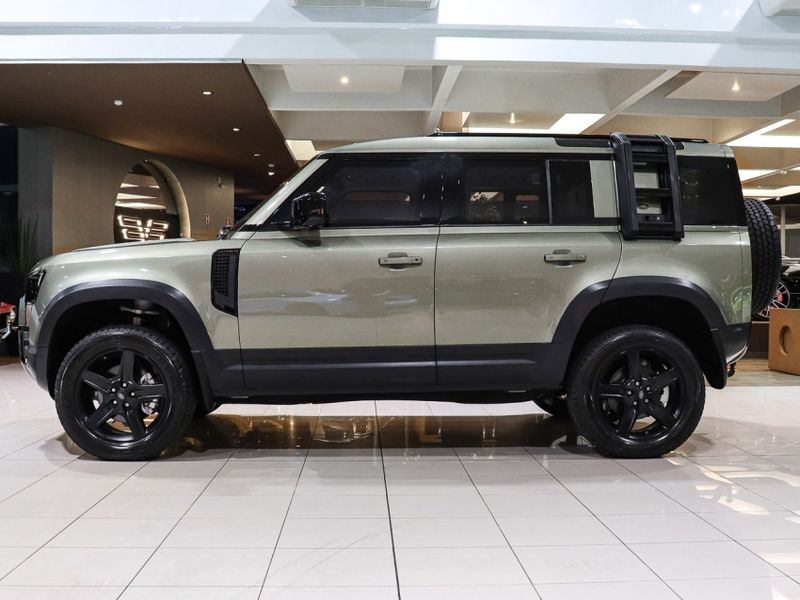 Land Rover DEFENDER 2.0 P300 GASOLINA 110 SE AWD AUTOMÁTICO 2020/2021 VIA BELLA VEÍCULOS ESPECIAIS CAXIAS DO SUL / Carros no Vale